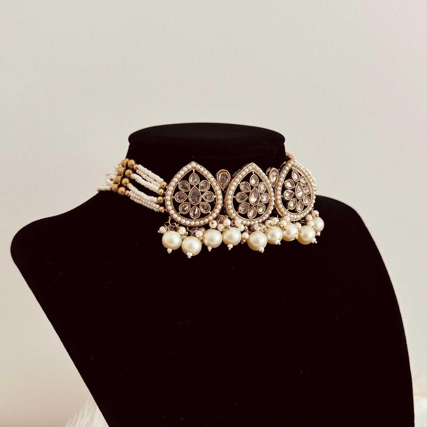 Srivaa Necklace Set