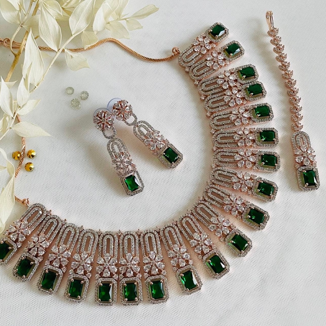 Noura Necklace Set (Emerald Green)