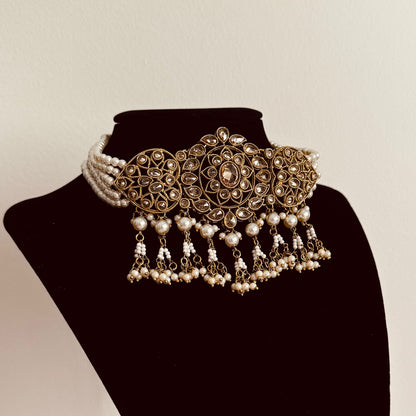 Roohi Necklace Set