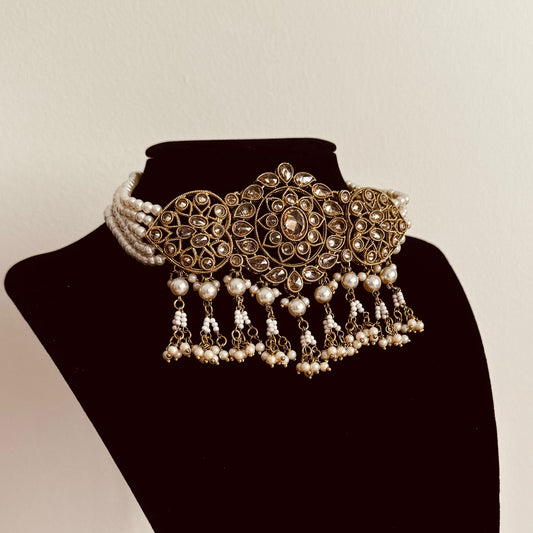 Roohi Necklace Set