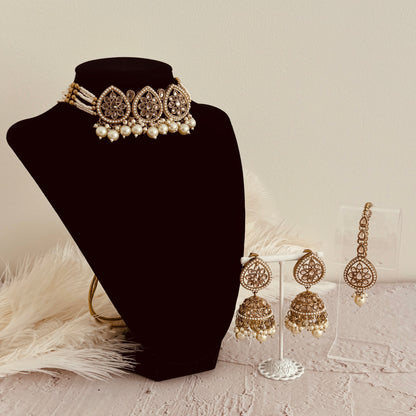 Srivaa Necklace Set